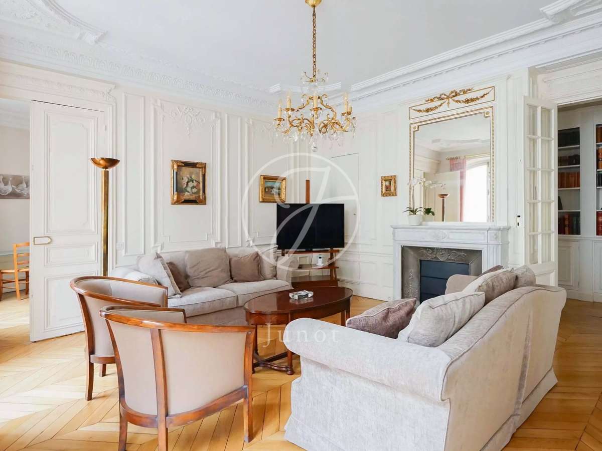 Apartment Paris 7e