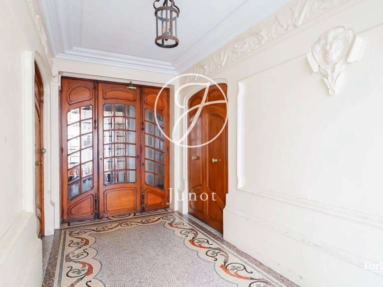 Appartement Paris 7e - 3 chambres - 145m²