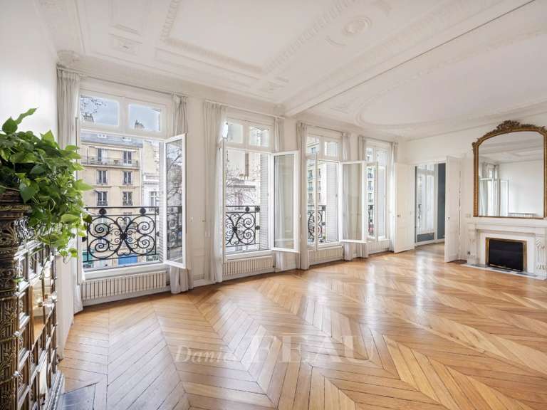 Appartement Paris 7e - 3 chambres - 124m²