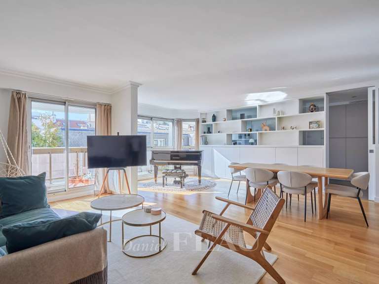 Appartement Paris 7e - 3 chambres - 145m²