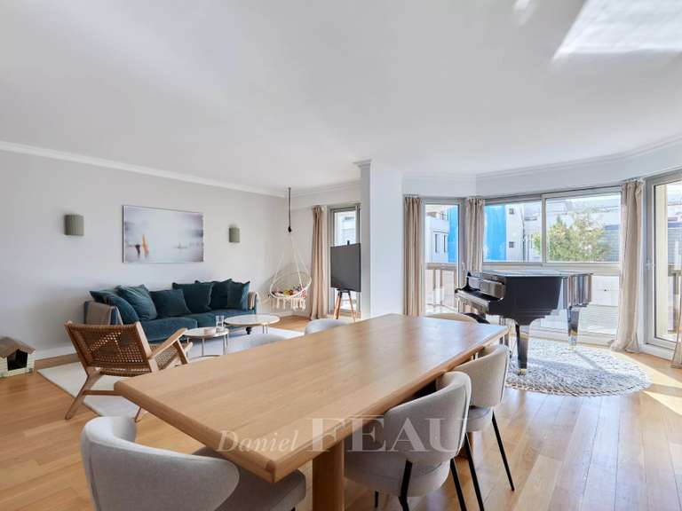 Appartement Paris 7e - 3 chambres - 145m²