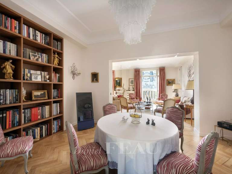 Appartement Paris 7e - 2 chambres - 181m²