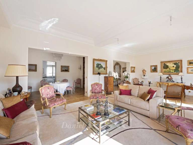 Appartement Paris 7e - 2 chambres - 181m²