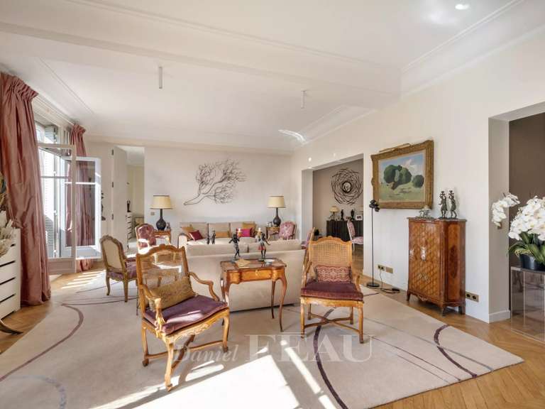 Appartement Paris 7e - 2 chambres - 181m²