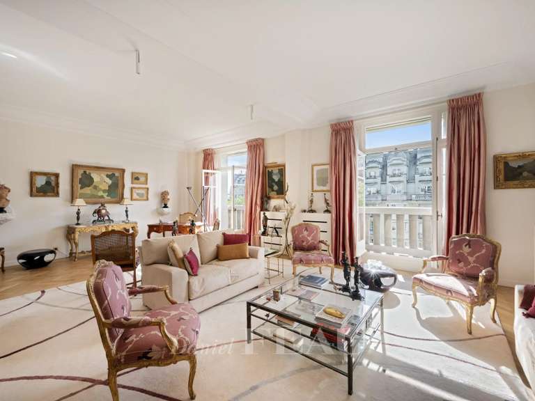 Appartement Paris 7e - 2 chambres - 181m²