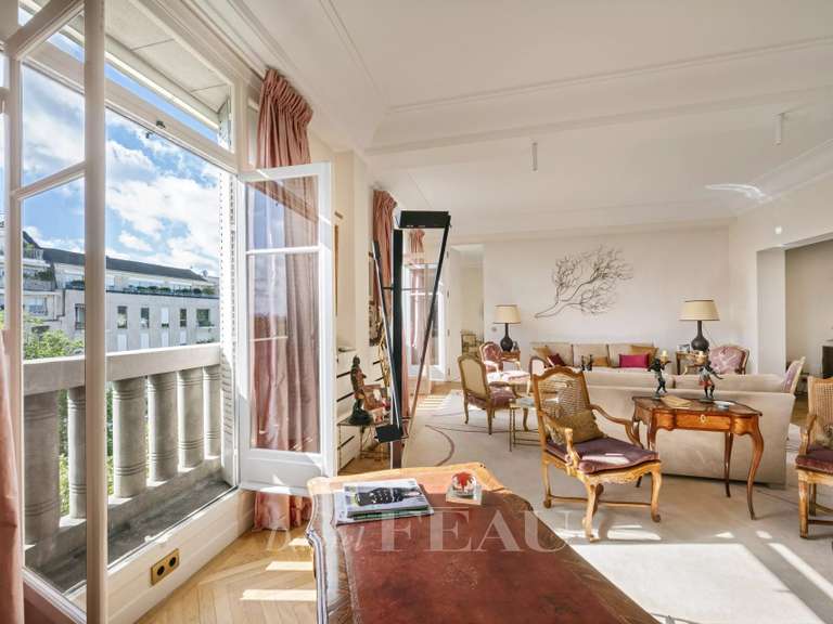 Appartement Paris 7e - 2 chambres - 181m²