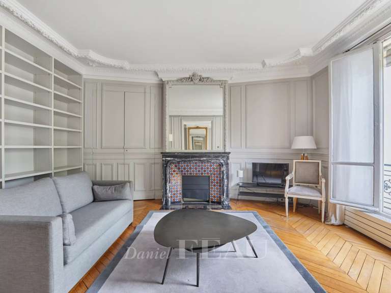 Appartement Paris 7e - 2 chambres - 117m²