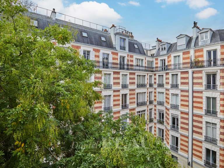 Appartement Paris 7e - 2 chambres - 117m²