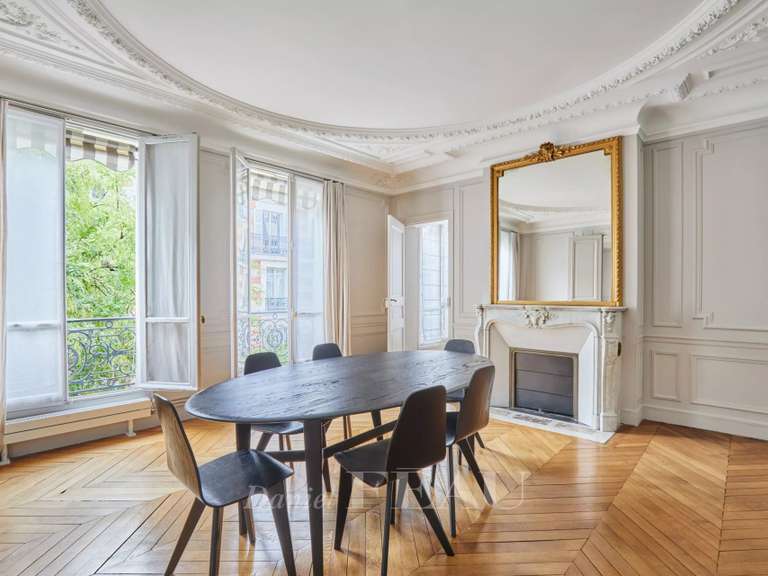 Appartement Paris 7e - 2 chambres - 117m²