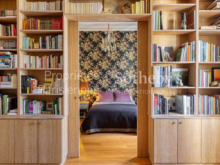 Appartement Paris 7e - 2 chambres - 167m²
