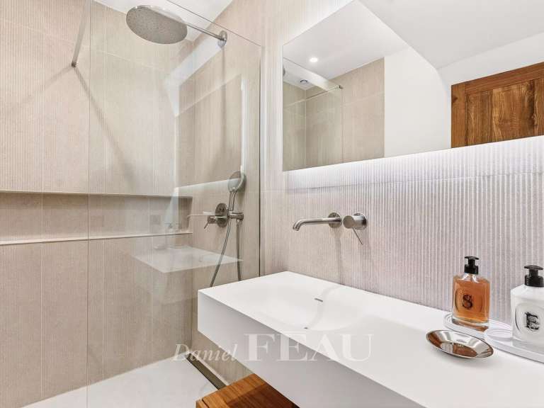 Appartement Paris 7e - 2 chambres - 104m²