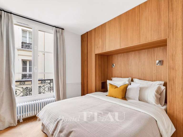 Appartement Paris 7e - 2 chambres - 104m²