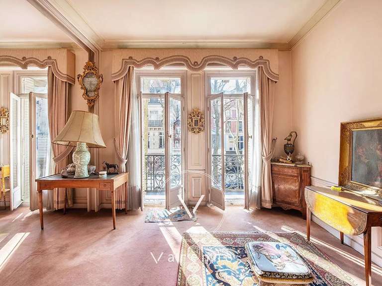 Appartement Paris 7e - 2 chambres - 127m²