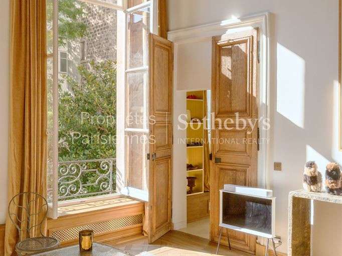 Appartement Paris 7e - 3 chambres - 140m²