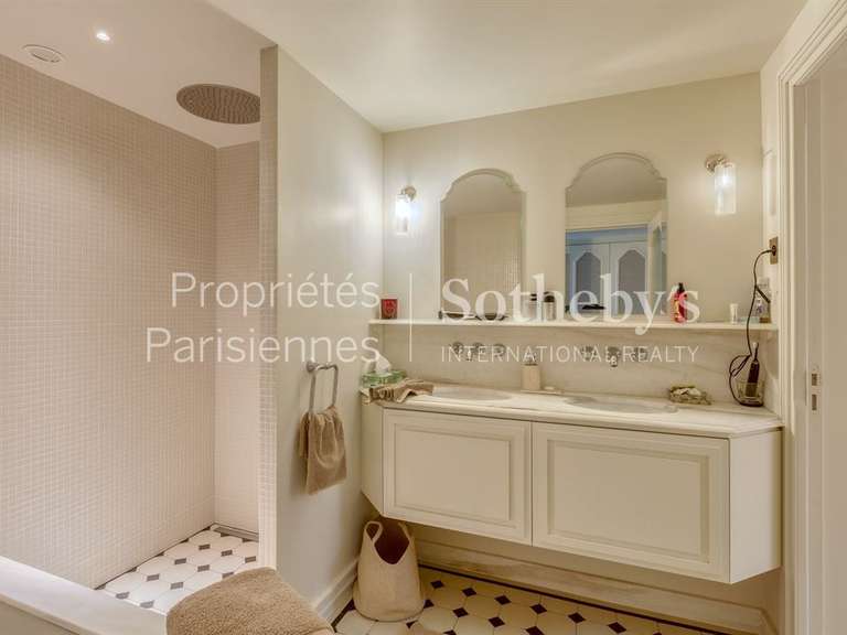 Appartement Paris 7e - 3 chambres - 140m²