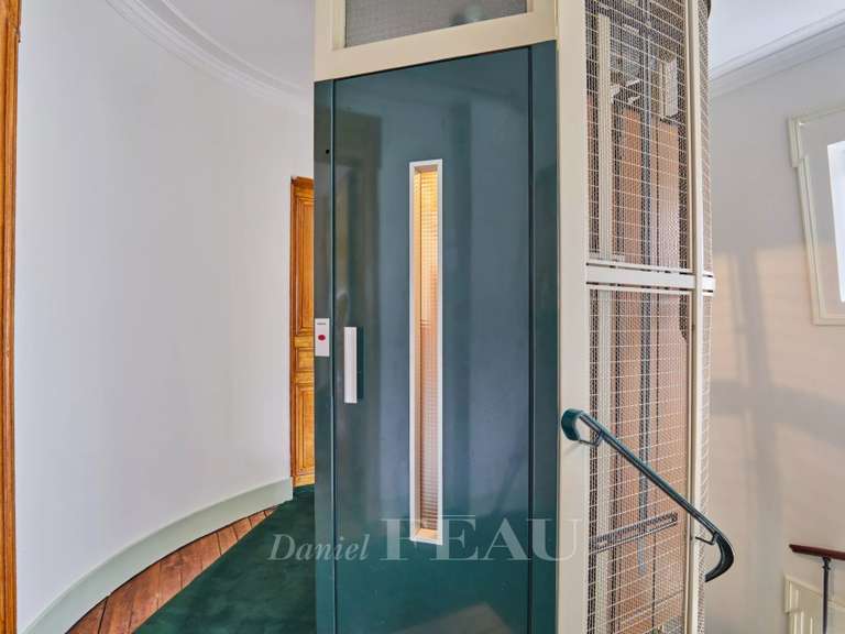 Appartement Paris 7e - 3 chambres - 77m²