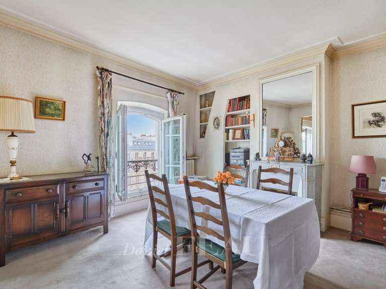 Appartement Paris 7e - 3 chambres - 77m²