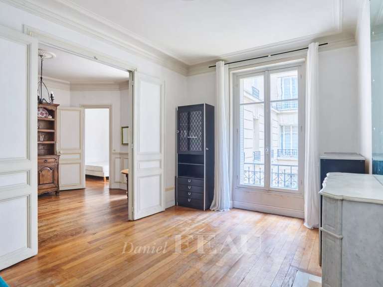 Appartement Paris 7e - 3 chambres - 77m²