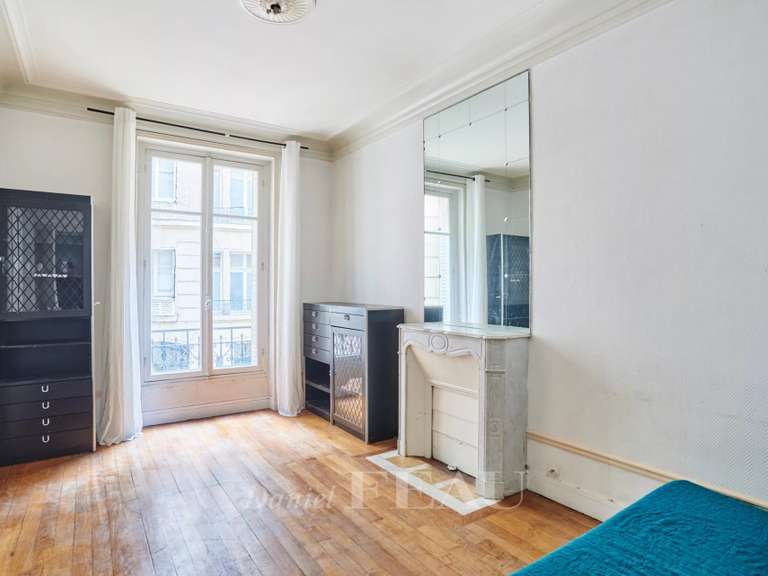 Appartement Paris 7e - 3 chambres - 77m²