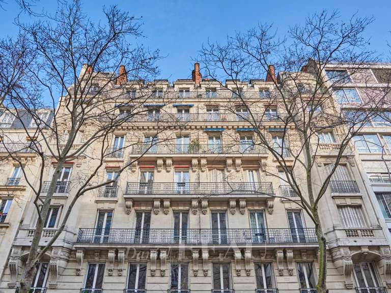 Appartement Paris 7e - 3 chambres - 77m²