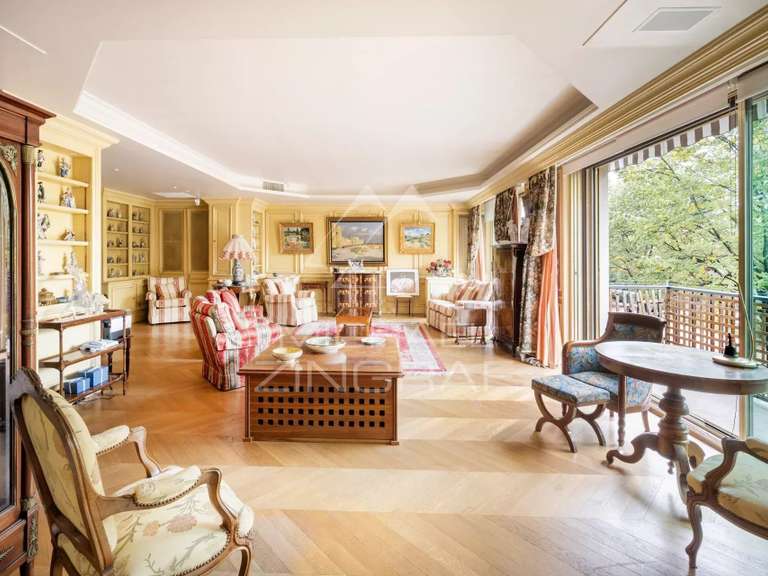 Apartment Paris 7e - 218m²