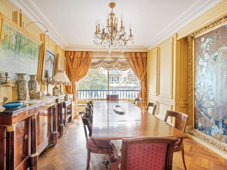 Apartment Paris 7e - 218m²