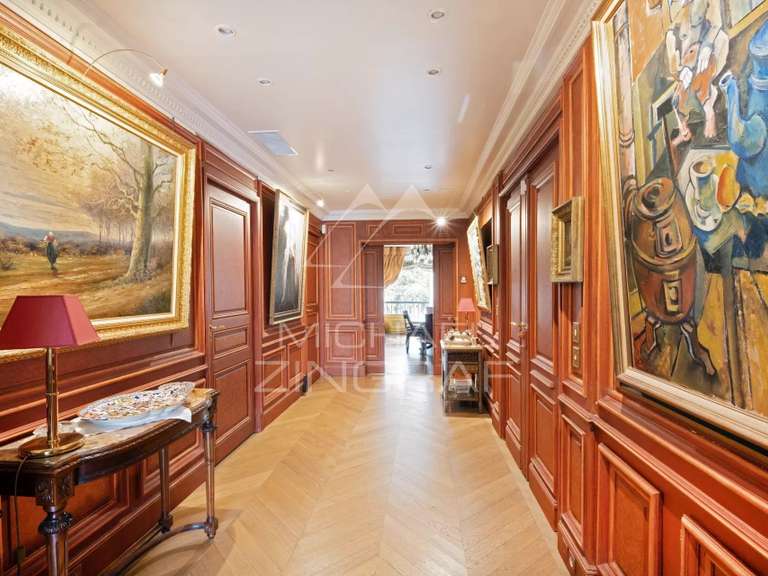 Apartment Paris 7e - 218m²