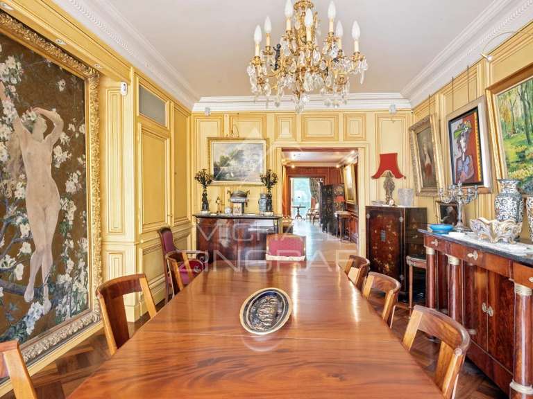 Apartment Paris 7e - 218m²