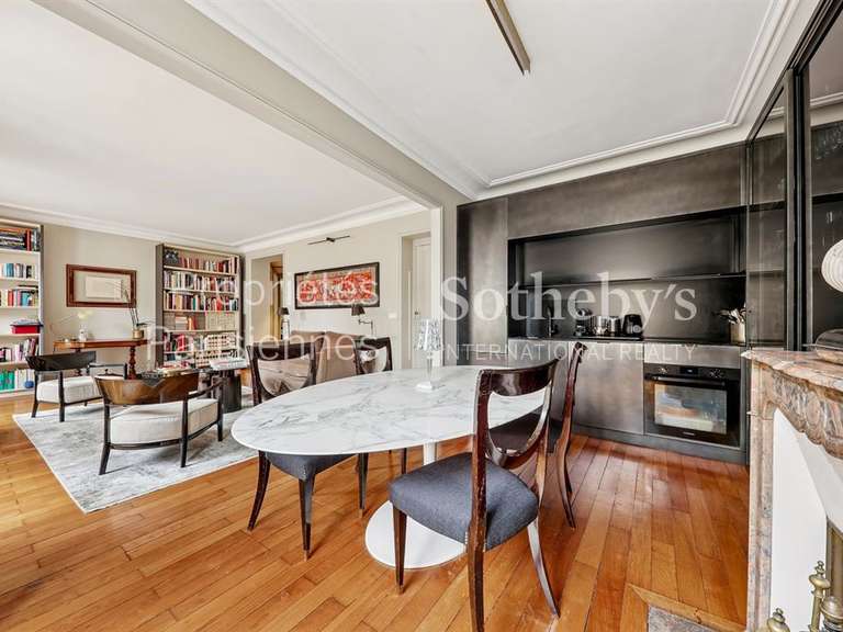 Appartement Paris 7e - 2 chambres - 74m²