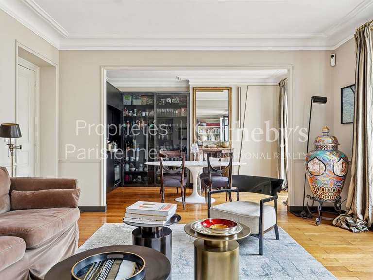 Appartement Paris 7e - 2 chambres - 74m²