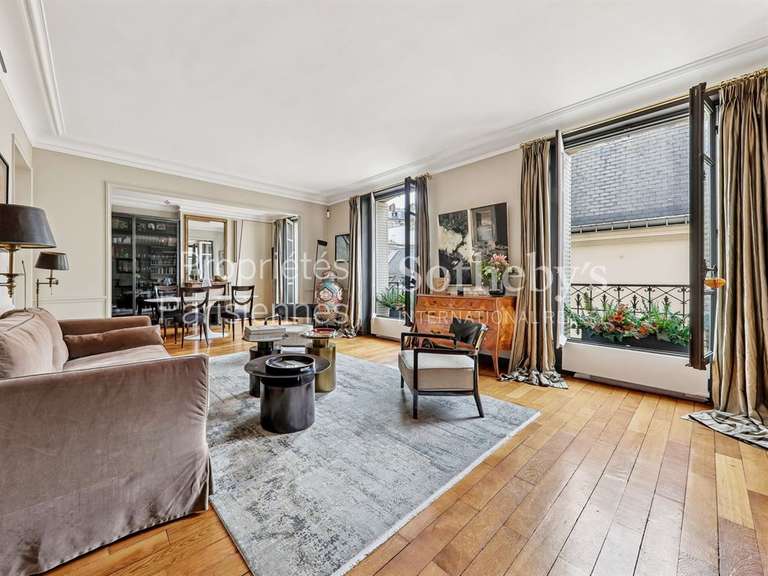 Appartement Paris 7e - 2 chambres - 74m²