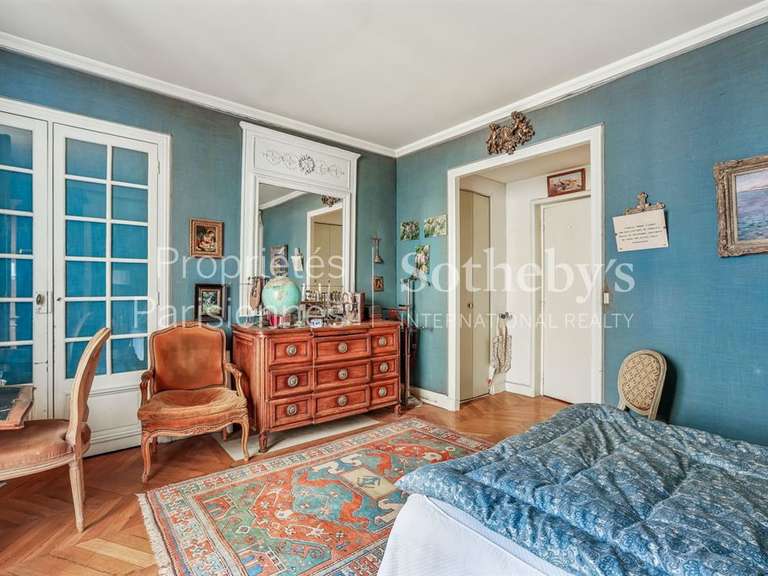 Appartement Paris 7e - 3 chambres - 134m²