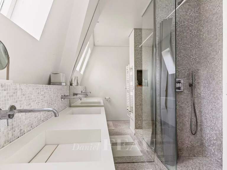 Appartement Paris 7e - 2 chambres - 66m²