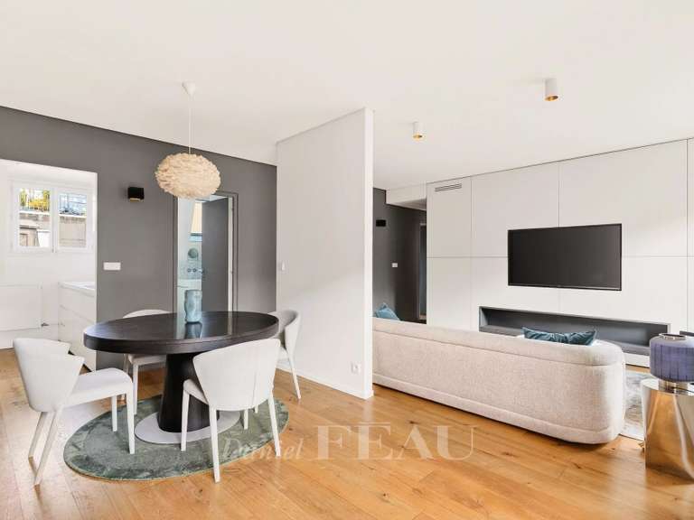 Appartement Paris 7e - 2 chambres - 66m²