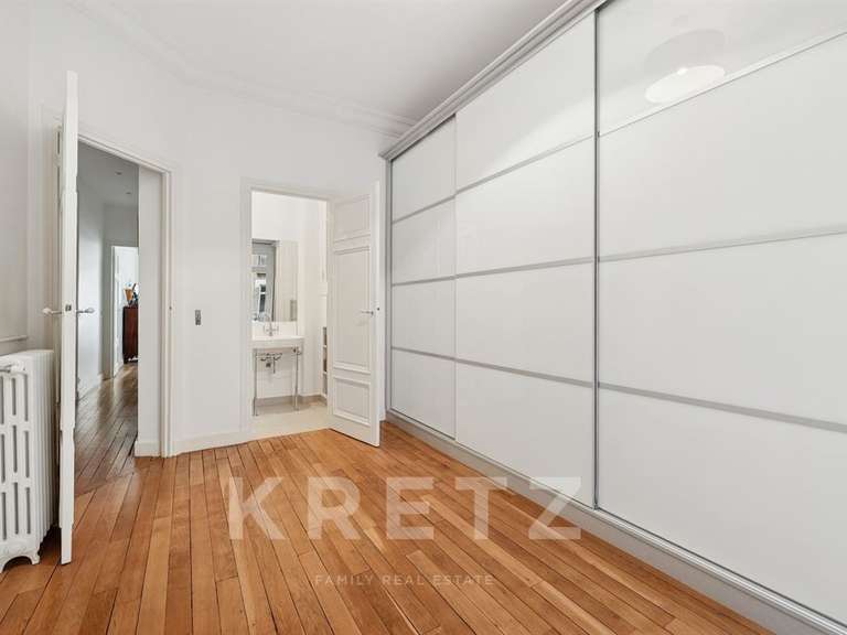 Appartement Paris 7e - 2 chambres - 103m²