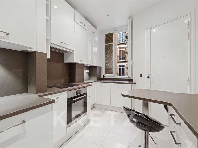 Appartement Paris 7e - 2 chambres - 103m²