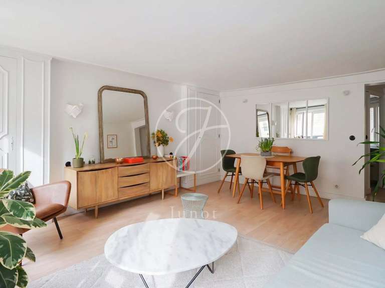 Appartement Paris 7e - 2 chambres - 68m²