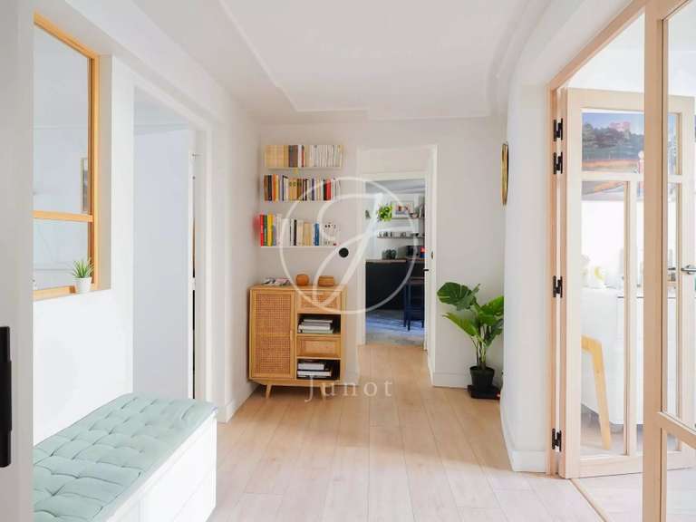 Appartement Paris 7e - 2 chambres - 68m²