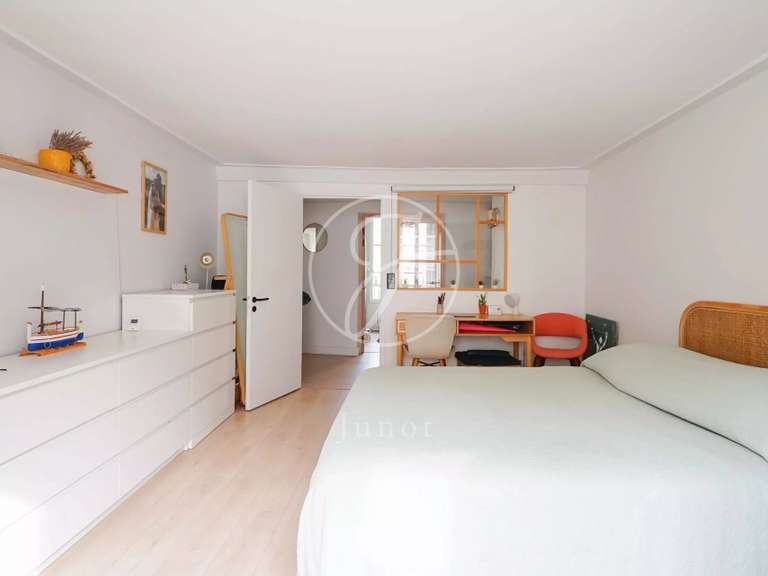 Appartement Paris 7e - 2 chambres - 68m²