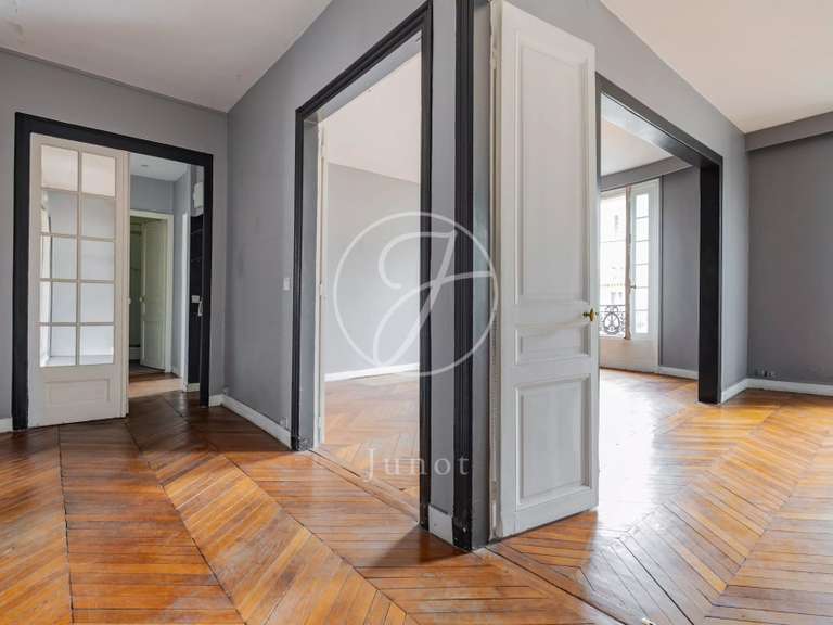 Appartement Paris 7e - 2 chambres - 112m²