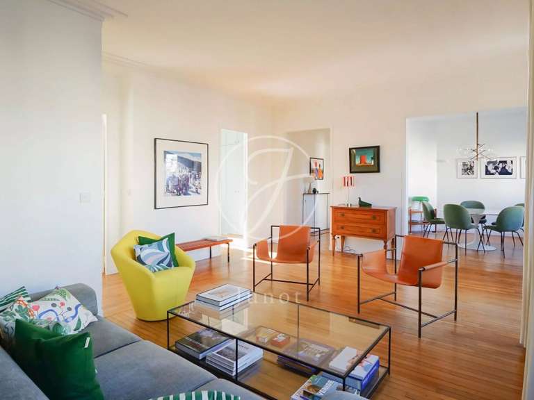 Appartement Paris 7e - 2 chambres - 94m²