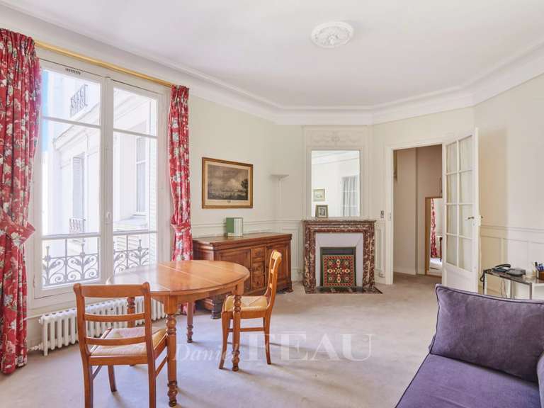 Appartement Paris 7e - 2 chambres - 68m²