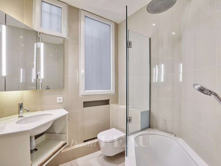 Appartement Paris 7e - 2 chambres - 68m²