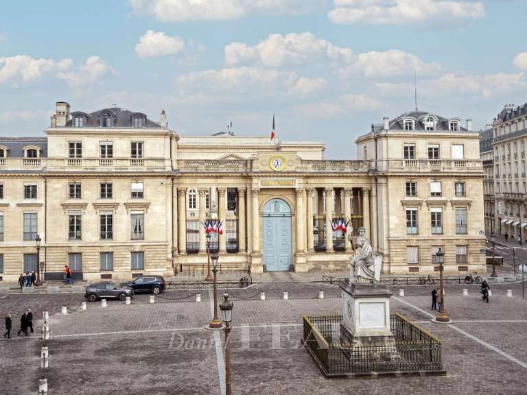 Appartement Paris 7e - 2 chambres - 110m²