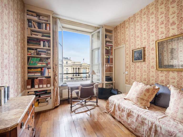 Appartement Paris 7e - 2 chambres - 110m²