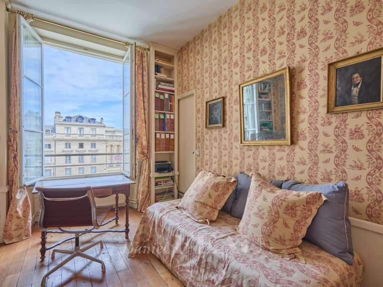 Apartment Paris 7e - 2 bedrooms - 110m²