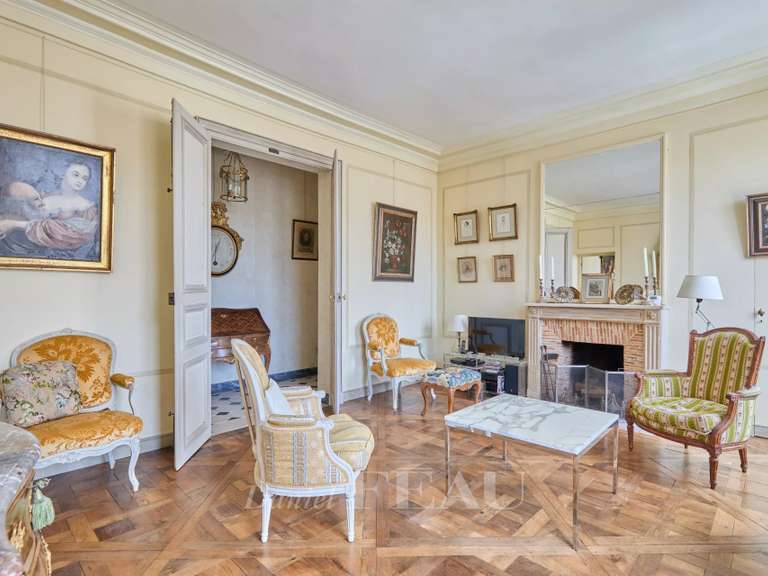 Apartment Paris 7e - 2 bedrooms - 110m²