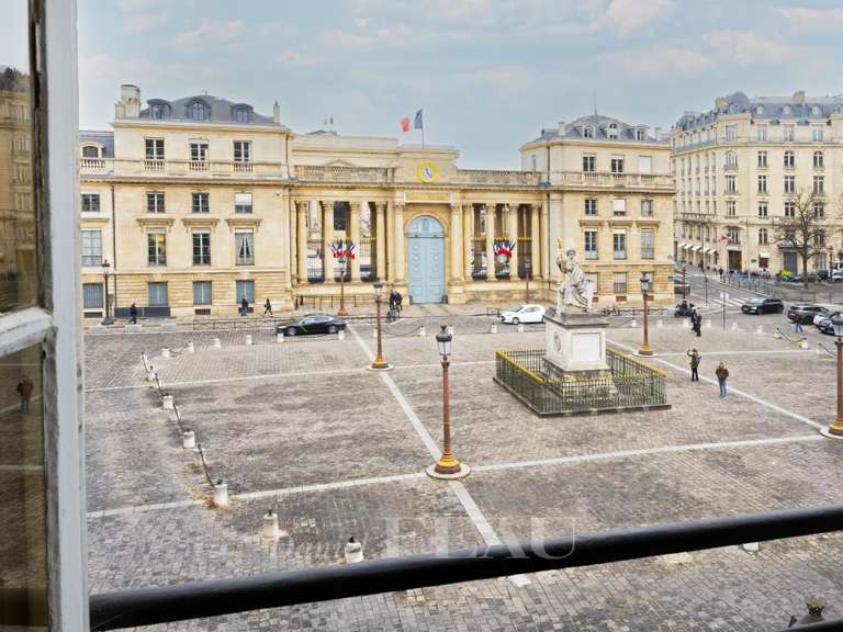 Appartement Paris 7e - 2 chambres - 110m²