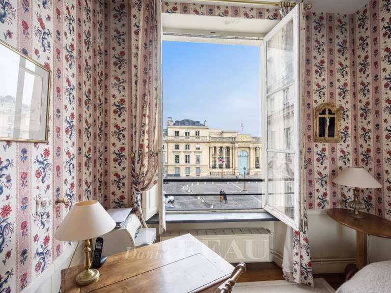 Appartement Paris 7e - 2 chambres - 110m²