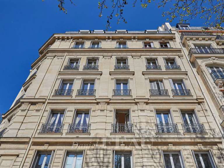 Appartement Paris 7e - 3 chambres - 107m²